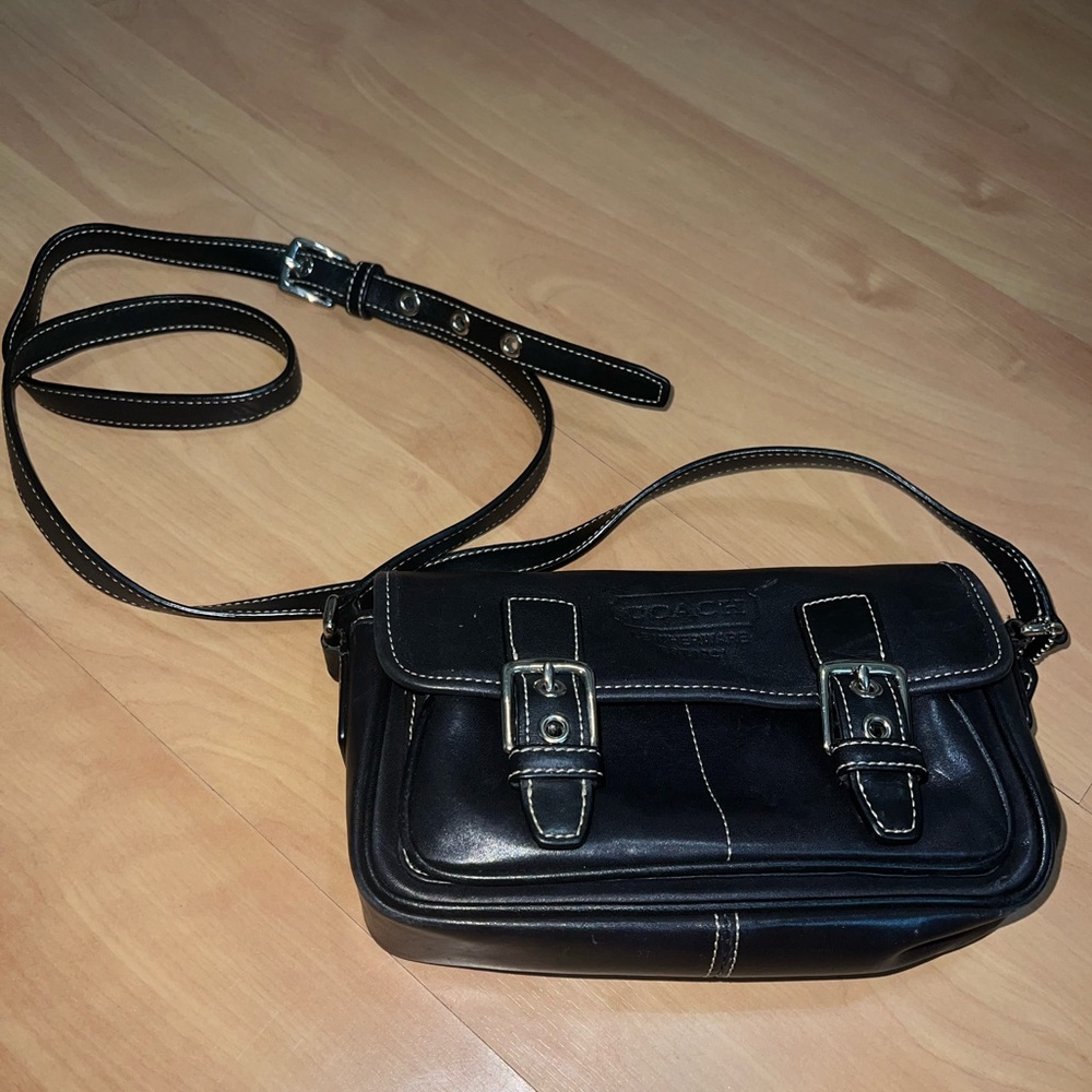 Coach small shoulder bag, black leather, white stitching